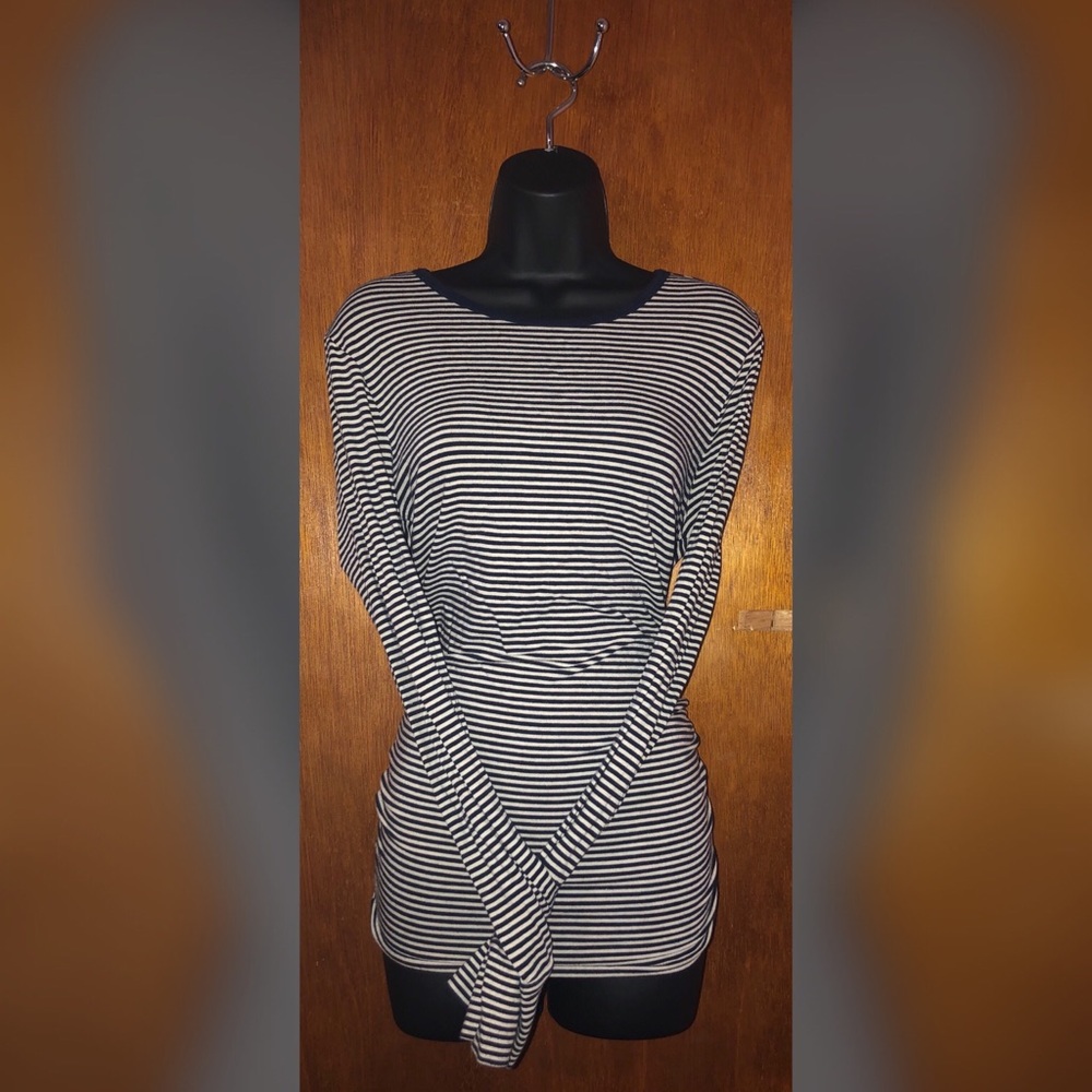 GAP b&w long-sleeve top